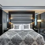 Royal Savoy &