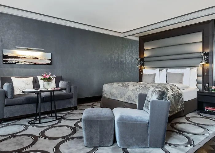 Royal Savoy & Hotel 5*