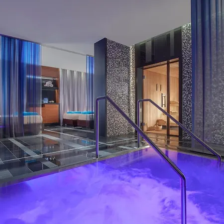 Ξενοδοχείο Royal Savoy & 5*
