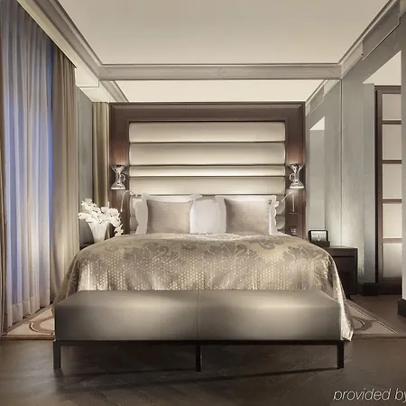 Royal Savoy & Ξενοδοχείο
