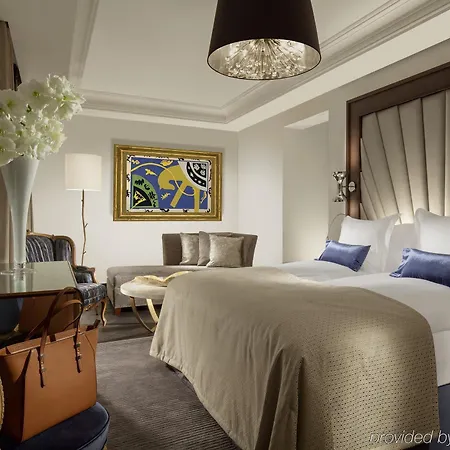 Royal Savoy & 5* Λωζάνη