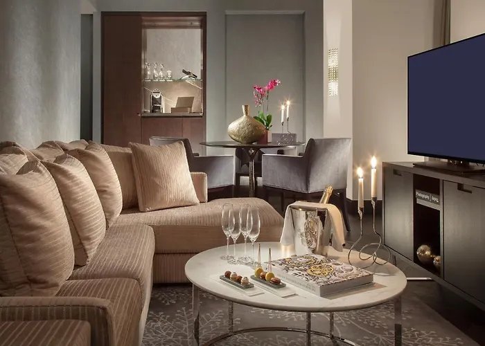 Ξενοδοχείο Royal Savoy &