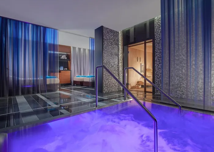 Ξενοδοχείο Royal Savoy & 5*