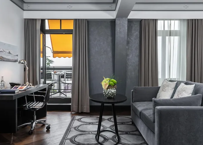 Ξενοδοχείο Royal Savoy &