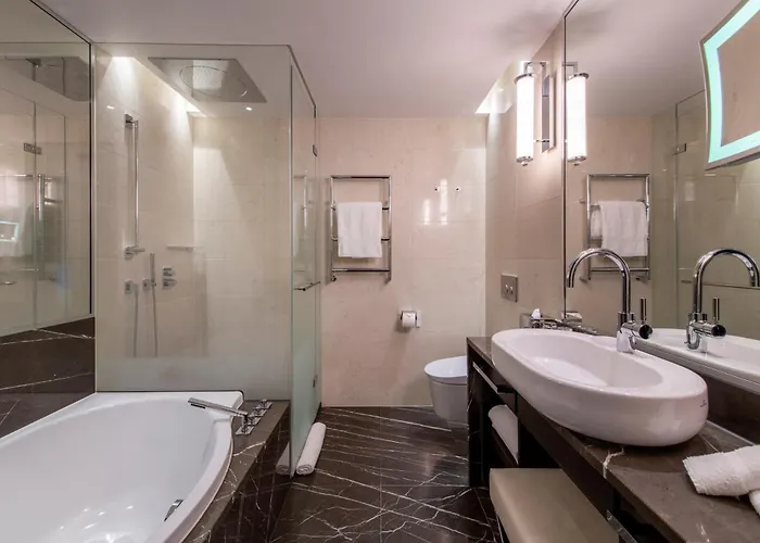 Ξενοδοχείο Royal Savoy & 5*